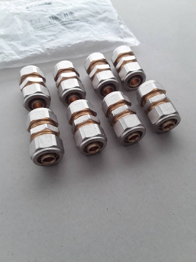 Lot Henco koppelingen 16mm naar 15mm koper nieuw verpakt, Bricolage & Construction, Sanitaire, Neuf, Autres types, Cuivre, Enlèvement ou Envoi