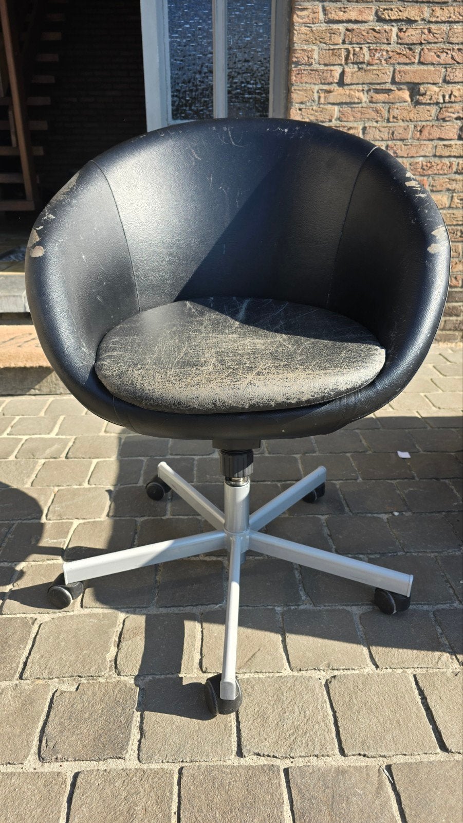 Bureaustoel zwart met verkleuring - gratis, Enlèvement, Noir, Chaise de bureau