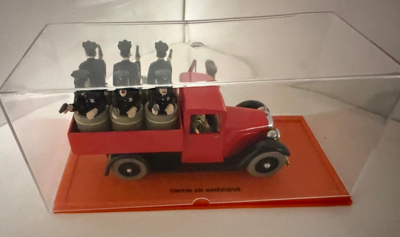 Tintin Atlas 1:43 n 41—Camion de police —Tintin en Amérique, Enlèvement ou Envoi, Tintin, Utilisé, Statue ou Figurine