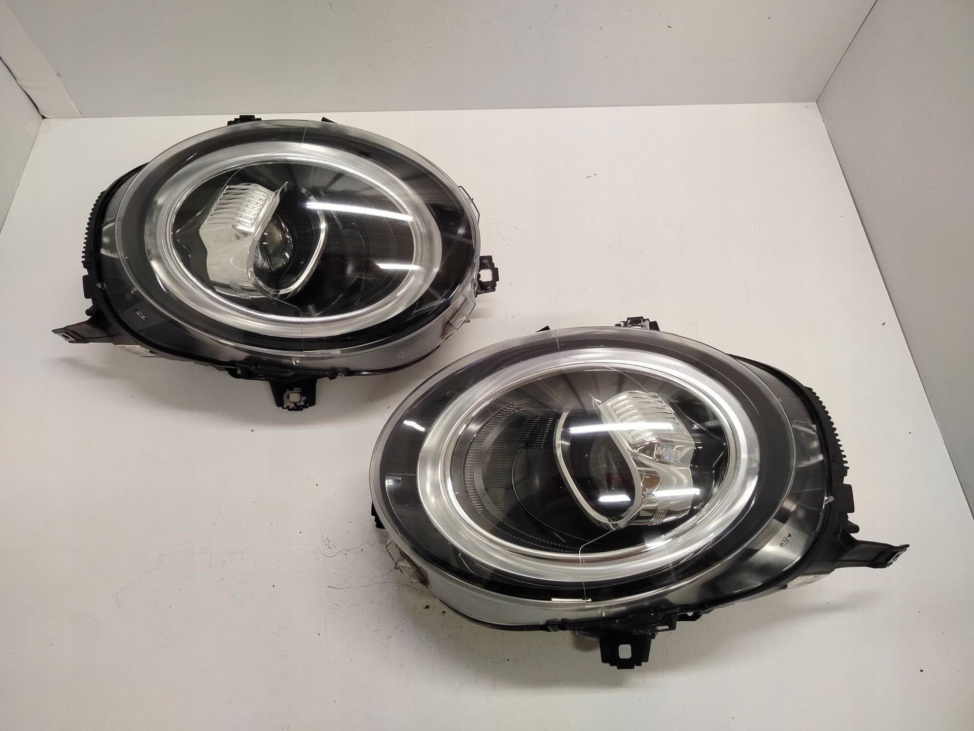 Phare Mini F55 F56 5A01157, Customer.service@mini.co.uk, BMW AG, Petuelring 130
80788  Munich, DE, Mini