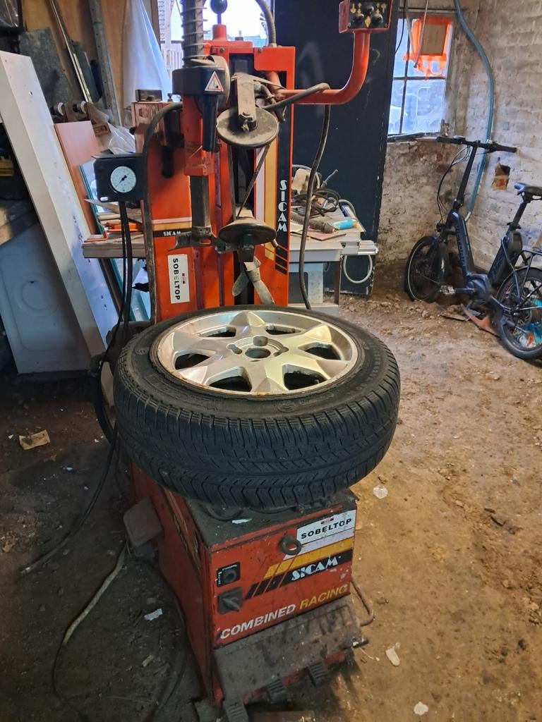 Sicam bandenwisselaar, Auto diversen, Ophalen