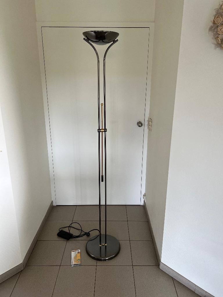 mooie vaste staanlamp uplighter met lamp en reservelamp, Huis en Inrichting, Lampen | Vloerlampen, Ophalen, Gebruikt, Glas, Modern