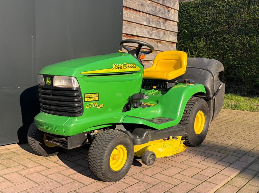 John Deere zitmaaier LTR180. Ltr 180 geen ltr166, Tuin en Terras, Zitmaaiers, Zo goed als nieuw, Ophalen