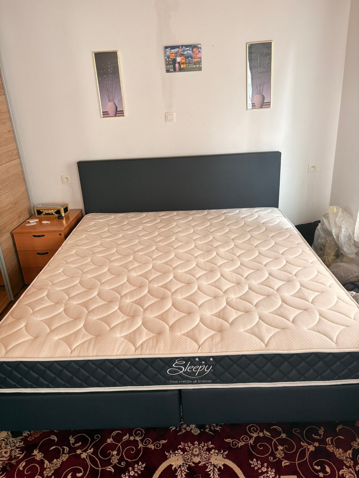 Boxspring à vendre !, Neuf, Gris, Enlèvement, 180 cm