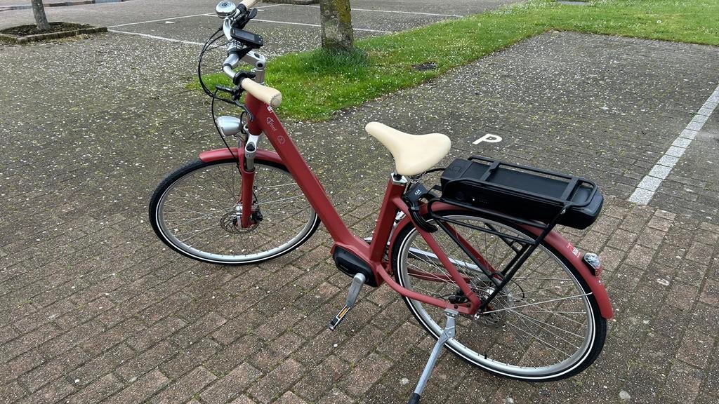 Elektrische vrouwenfiets, Fietsen en Brommers, Ophalen, Zo goed als nieuw