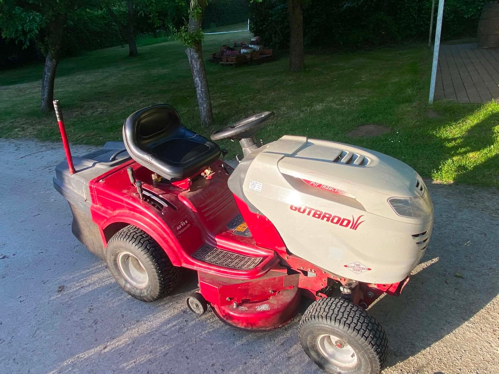 Gutbrod Zitmaaier 100 cm sterke motor start en maait perfect, Enlèvement, Comme neuf