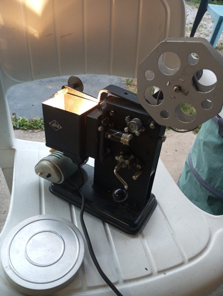 Projecteur de cinema miniature 16mm vintage, Enlèvement ou Envoi, 1940 à 1960, Projecteur