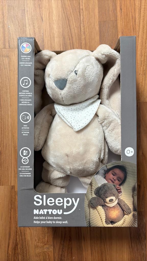 Slaapknuffel Sleepy Nattou - nieuw in doos, niet gebruikt, Ophalen of Verzenden, Middelgroot (20 tot 80 cm), Met licht, Konijn