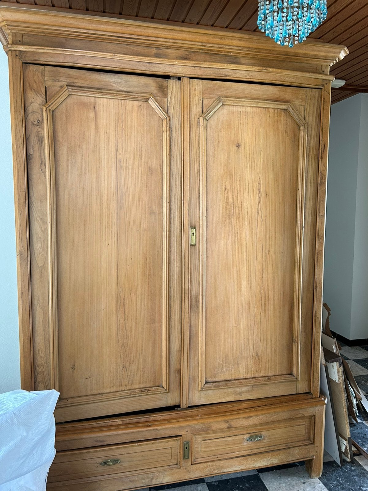 Landelijke kast, Ophalen