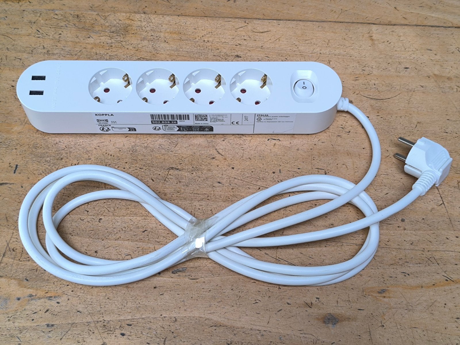 Ikea KOPPLA Prise quadruple avec 2 x usb (Très bon état)., Informatique & Logiciels, Enlèvement ou Envoi, Comme neuf