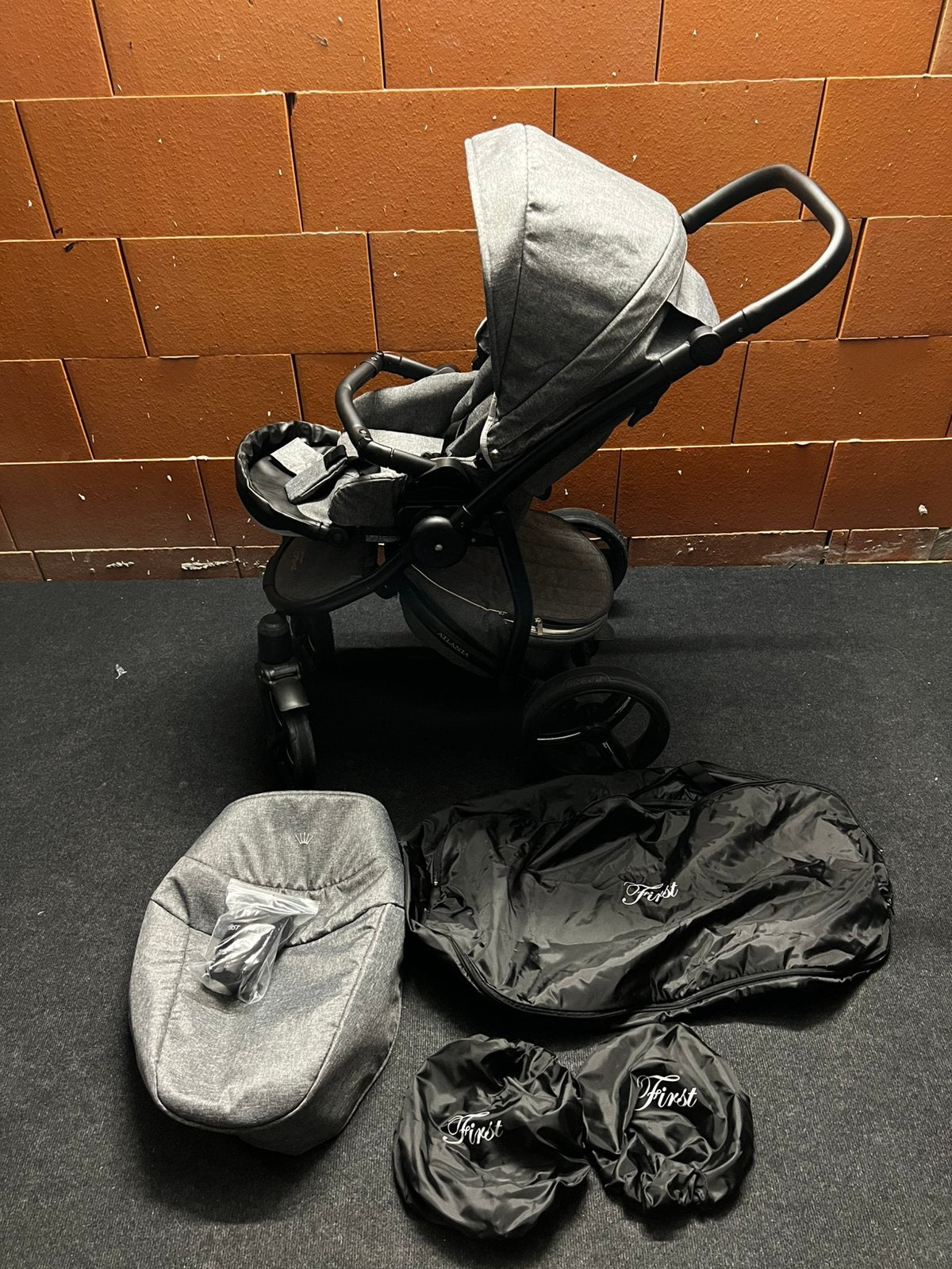First Atlanta Kinderwagen grey, Ophalen, Zo goed als nieuw, Kinderwagen