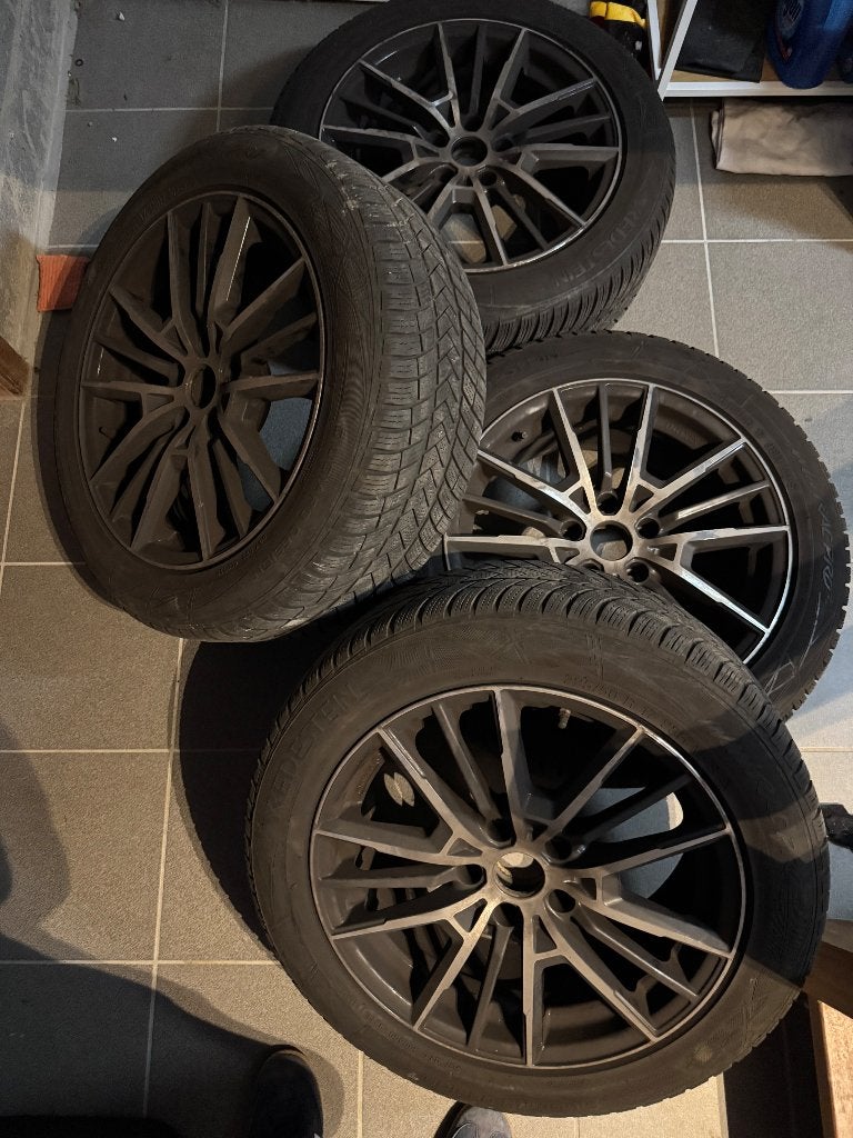 Pneu hiver bmw série 4 cabrio, Autos : Pièces & Accessoires, Pneus et Jantes, Pneus hiver, Véhicule de tourisme, 17 pouces