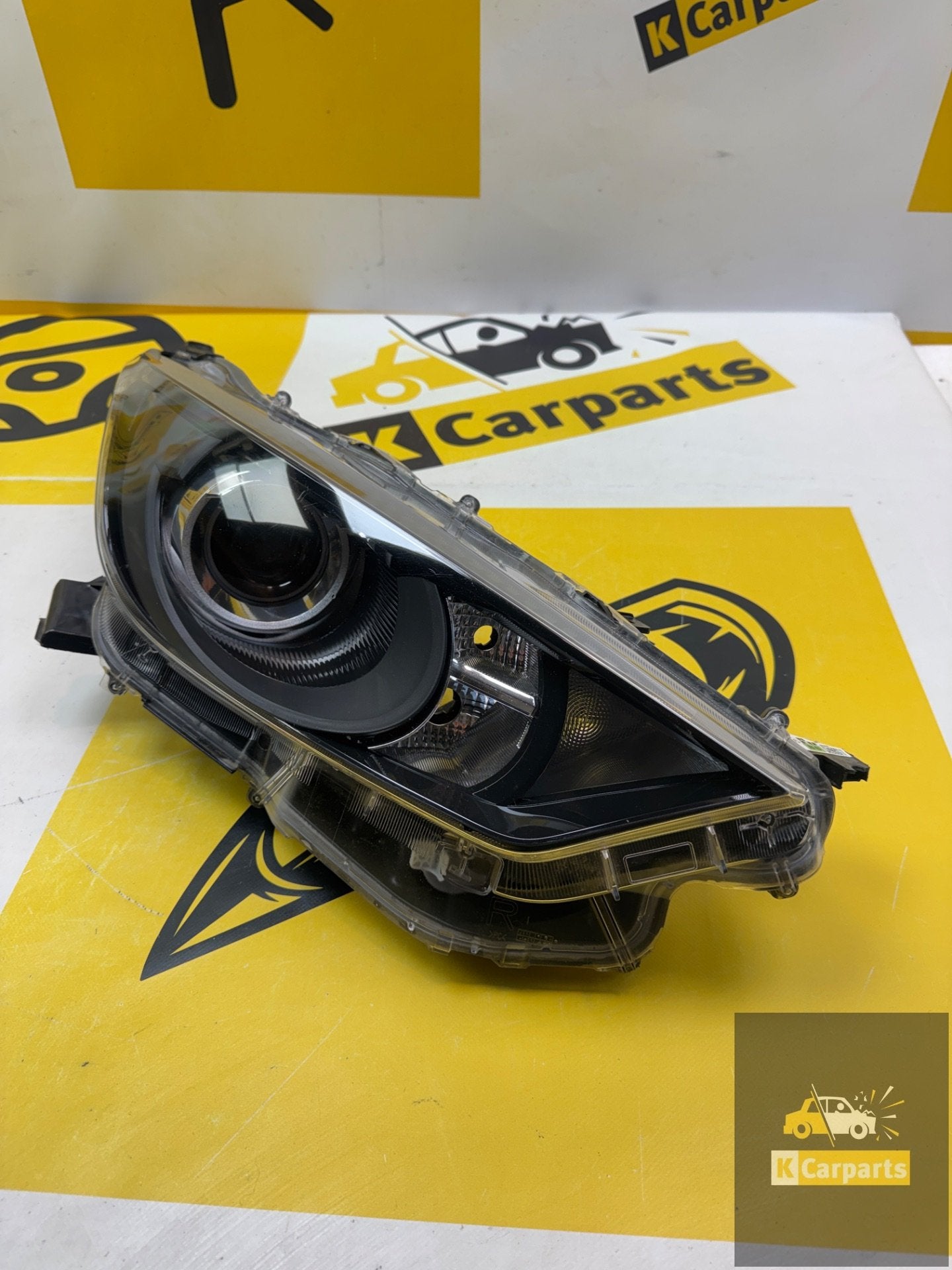 Phare Toyota Yaris K0-6EU Droit LED Phare d'origine, Info@toyota.co.jp, Toyota Motor Corporation, Toyota-Cho 1
471-8571  Toyota City