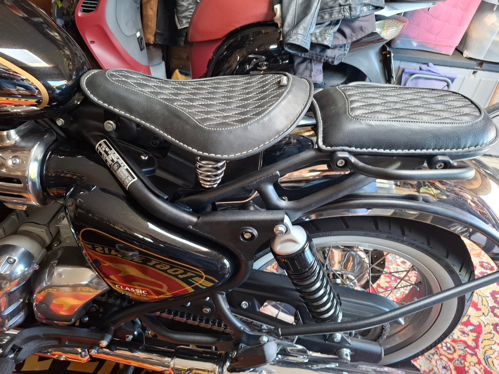 zadel royal enfield classic 650, Motoren, Particulier, Nieuw