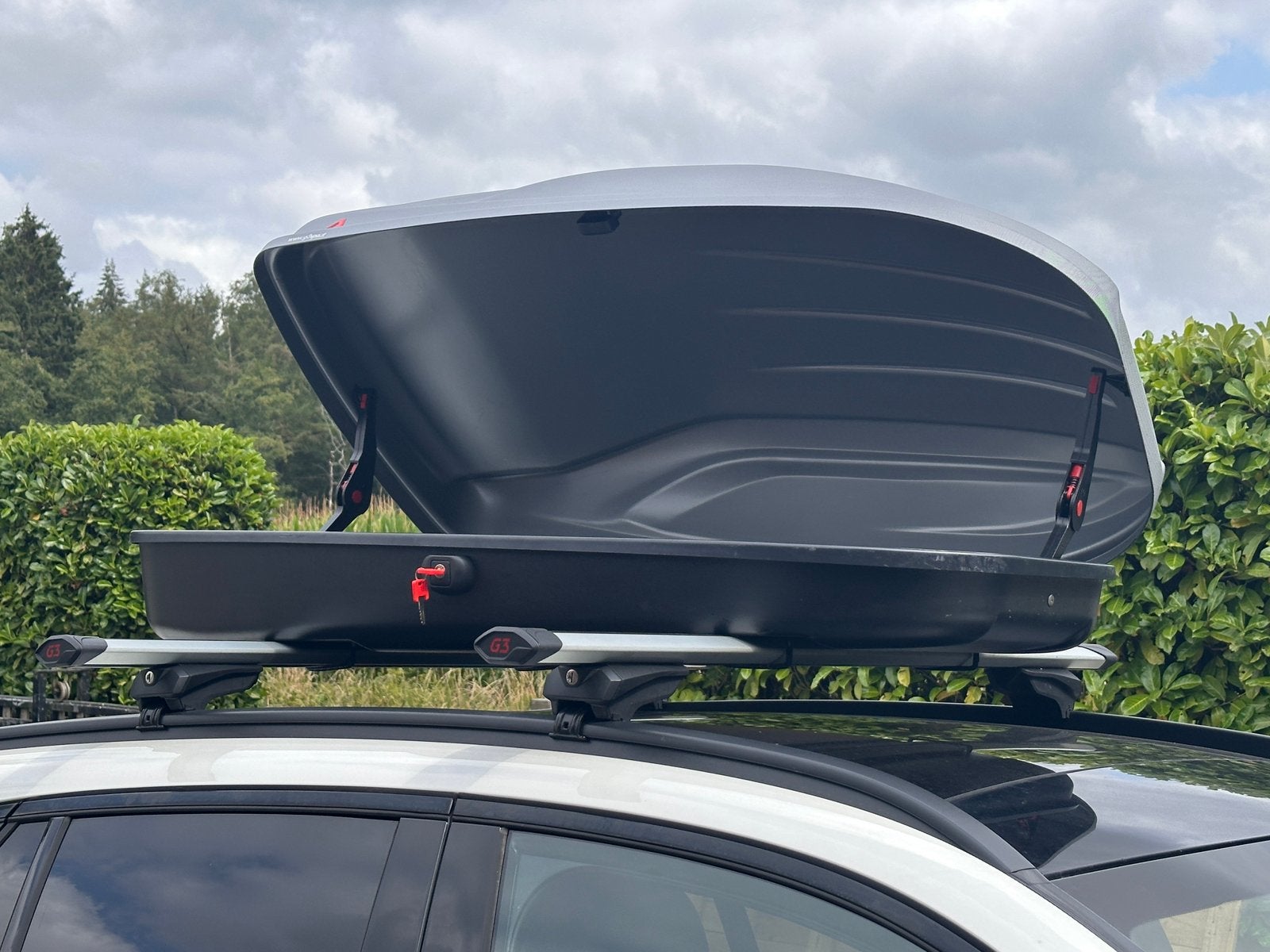 TE HUUR dakkoffer 240L, Auto diversen, Dakkoffers, Ophalen, Zo goed als nieuw