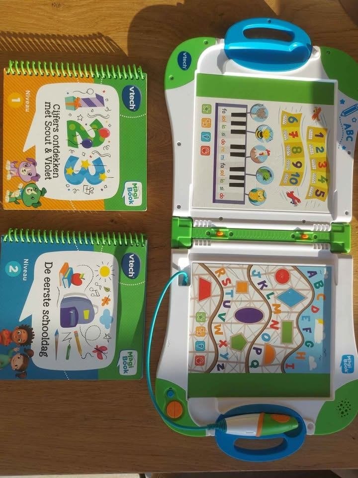 Vtech interactief MagiBook met 2 boekjes, Ophalen, Zo goed als nieuw