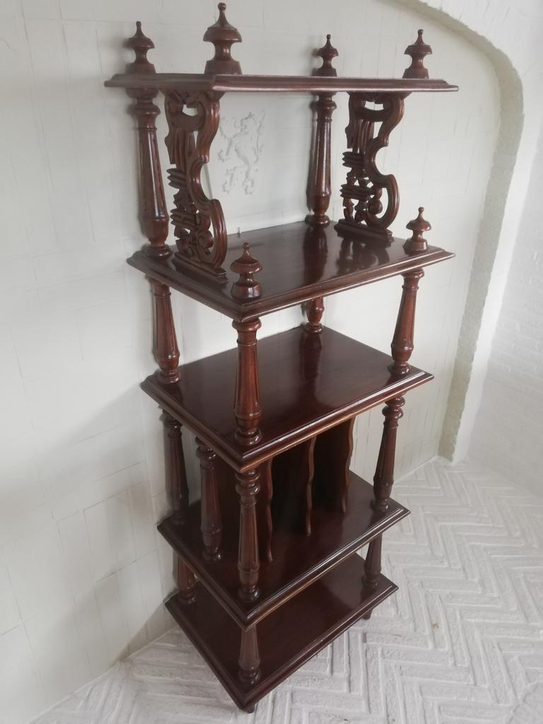 Houten etagere/boeken/muziekkast., Ophalen