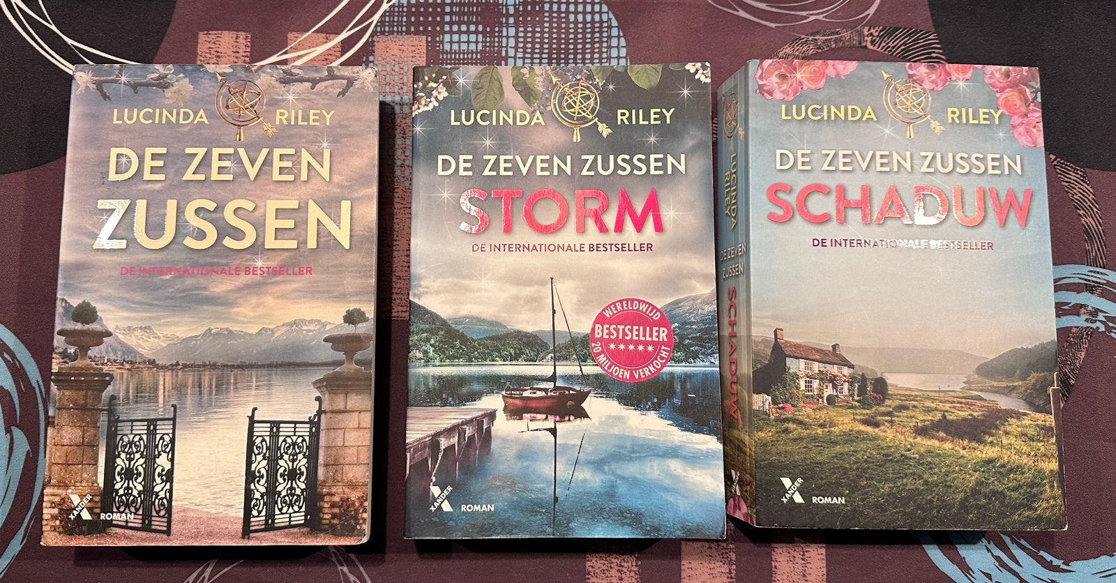 Lucinda Riley - De zeven zussen, Storm en Schaduw, Ophalen of Verzenden, Zo goed als nieuw