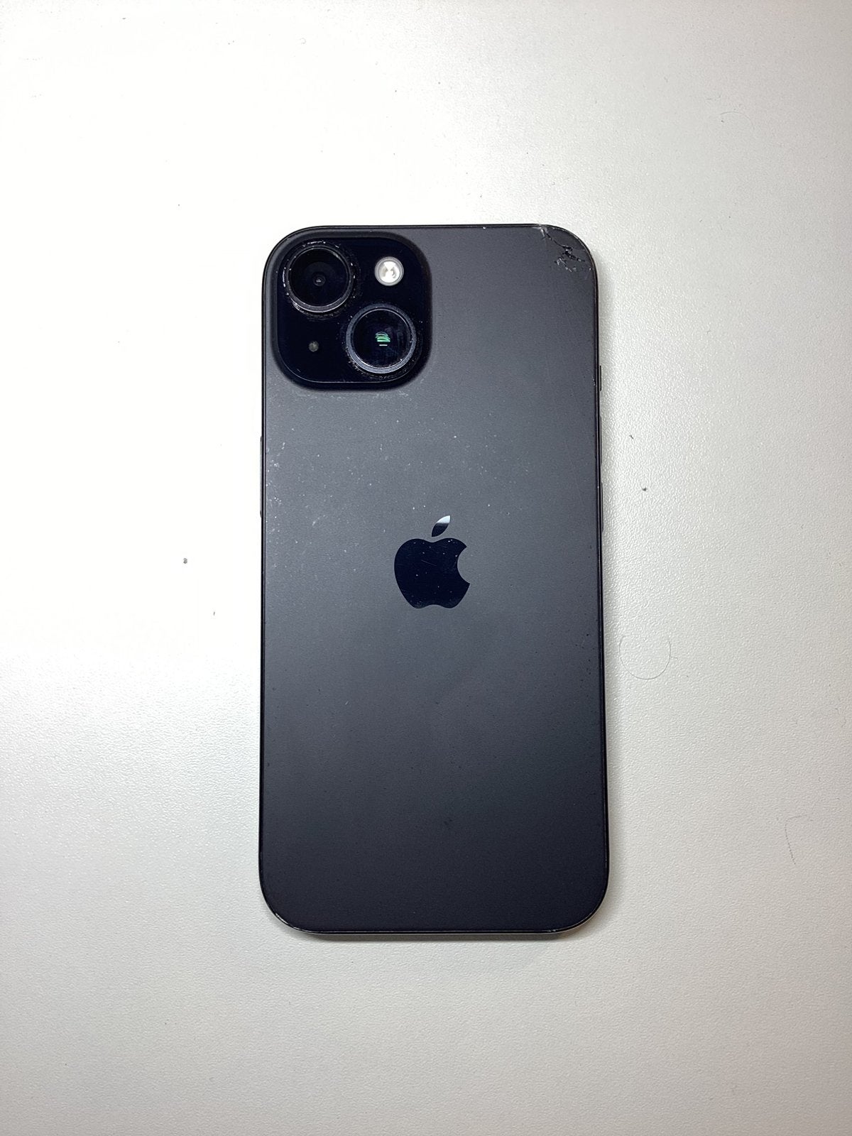 iPhone 15, Télécoms, Téléphonie mobile | Apple iPhone, Avec simlock (verrouillage SIM), 128 GB, IPhone 15, 88 %