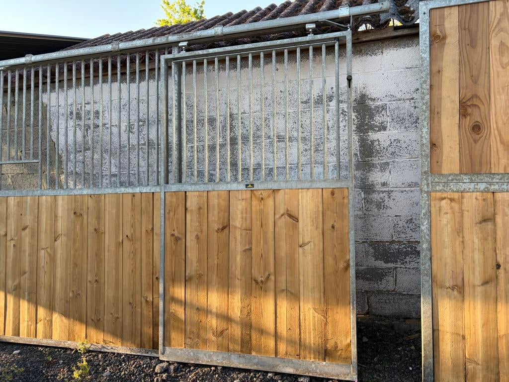 Paardenbox, Dieren en Toebehoren