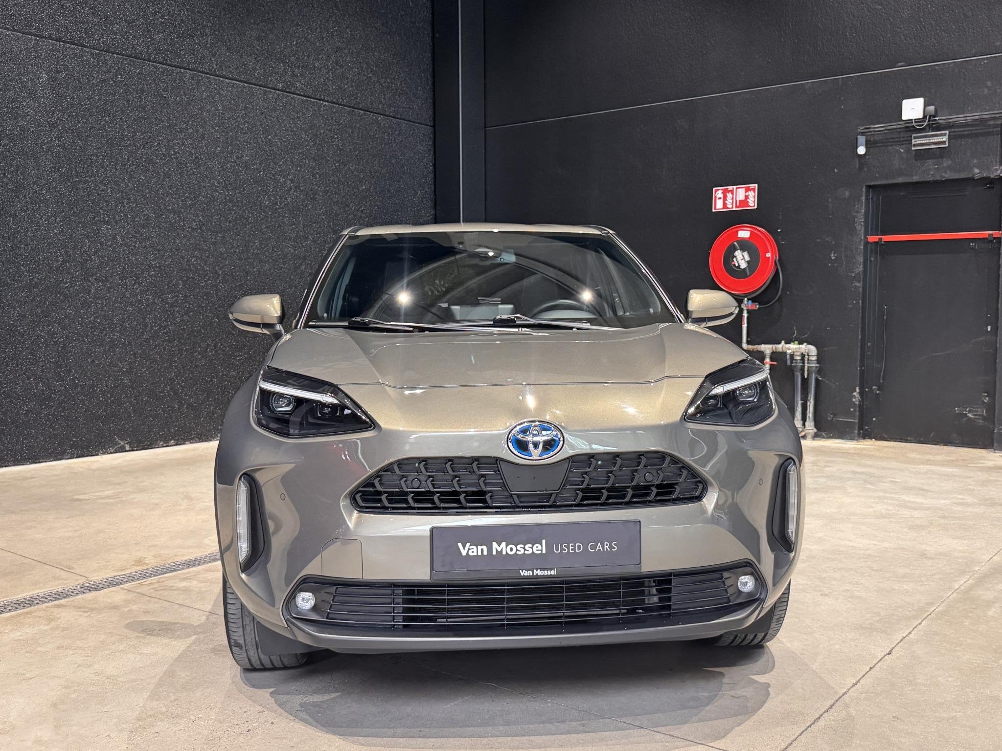 Toyota Yaris Cross 1.5 VVT-ie Dynamic Plus CVT, Autos, Chargement par induction pour smartphones, Argent ou Gris, Achat, Euro 6