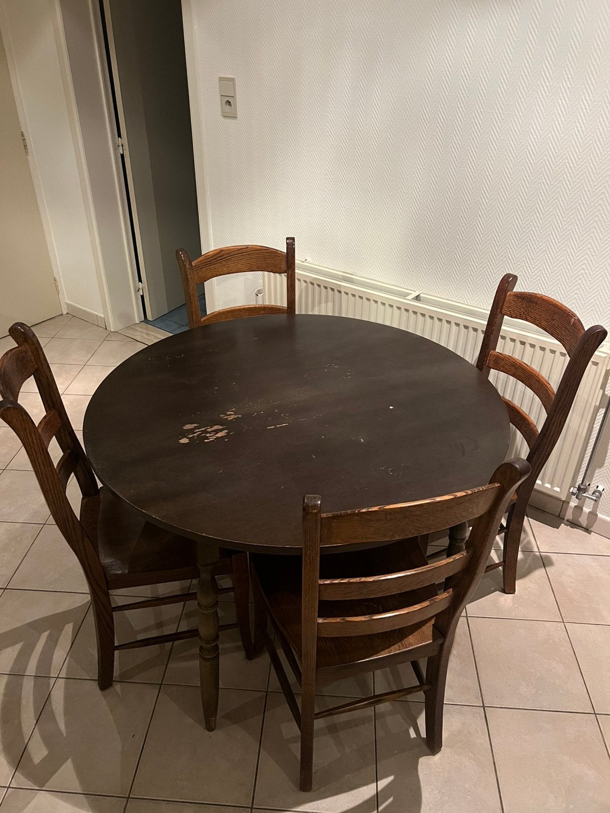 Ronde houten tafel met 4 stoelen, Huis en Inrichting, Ophalen, Gebruikt, Rond, Vier personen