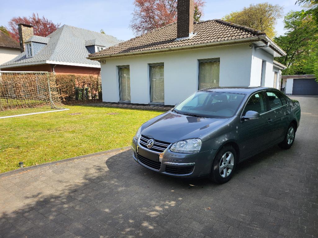 Volkswagen Jetta 1.6 CR TDi Comfortline DPF**Euro 5**, Euro 5, Stof, https://public.car-pass.be/vhr/1267dc8b-1731-47a3-9240-e3deb29d76e5