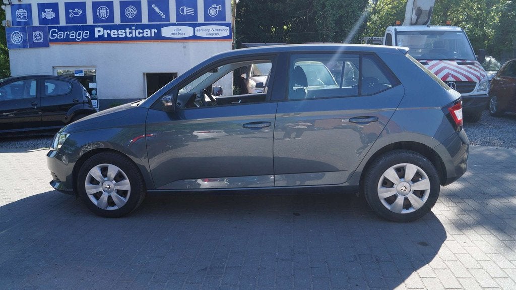 Skoda Fabia Fabia 1.0i Active, Argent ou Gris, Achat, Euro 6, Entreprise
