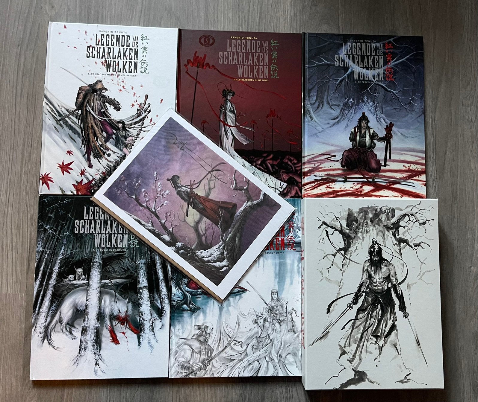 Legende van de scharlaken wolken compleet box dossiereditie, Boeken, Complete serie of reeks, Ophalen of Verzenden, Nieuw