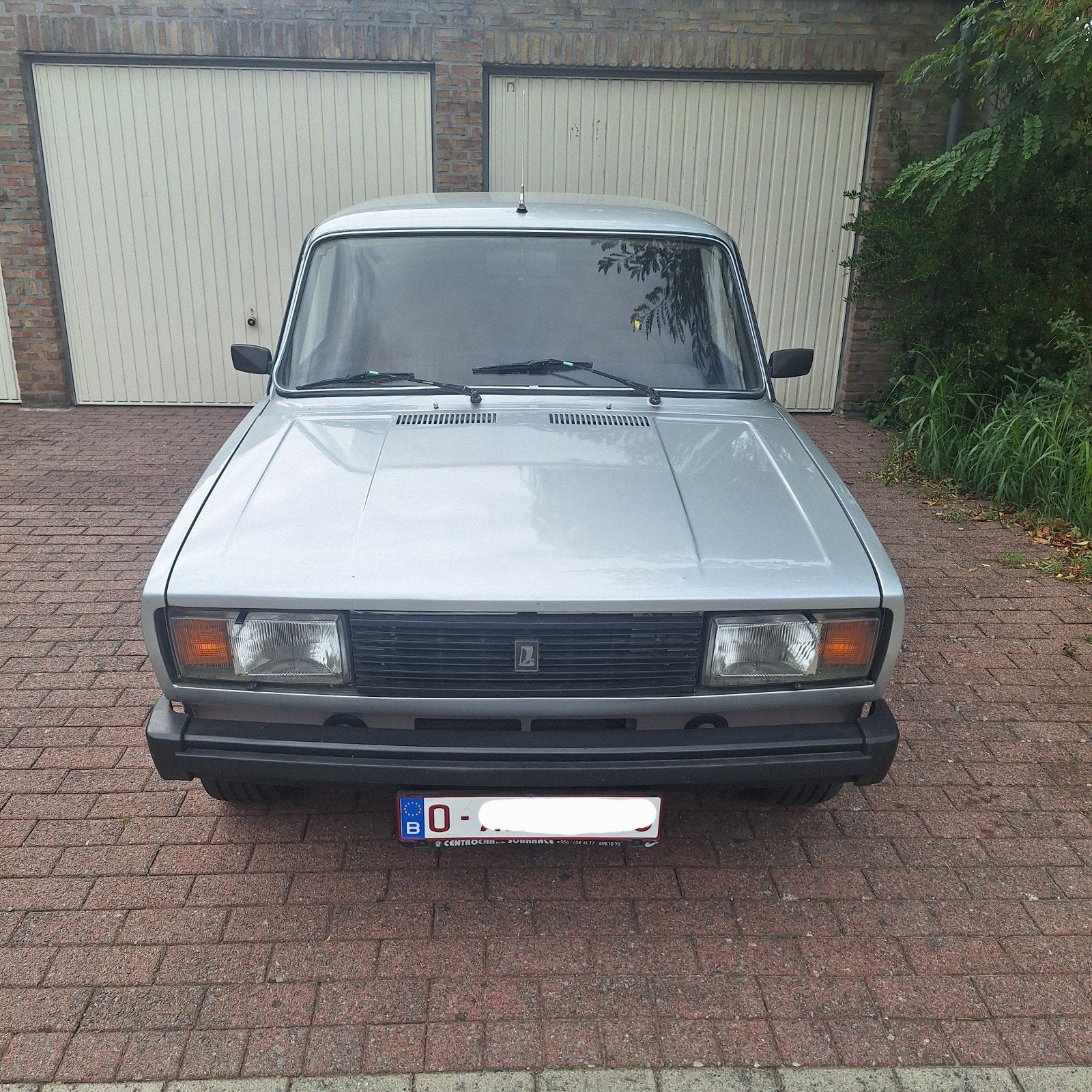 Oldtimer lada 2105 met onderdelen, Auto's, 4 cilinders, Bruin, Handgeschakeld, 5 deurs