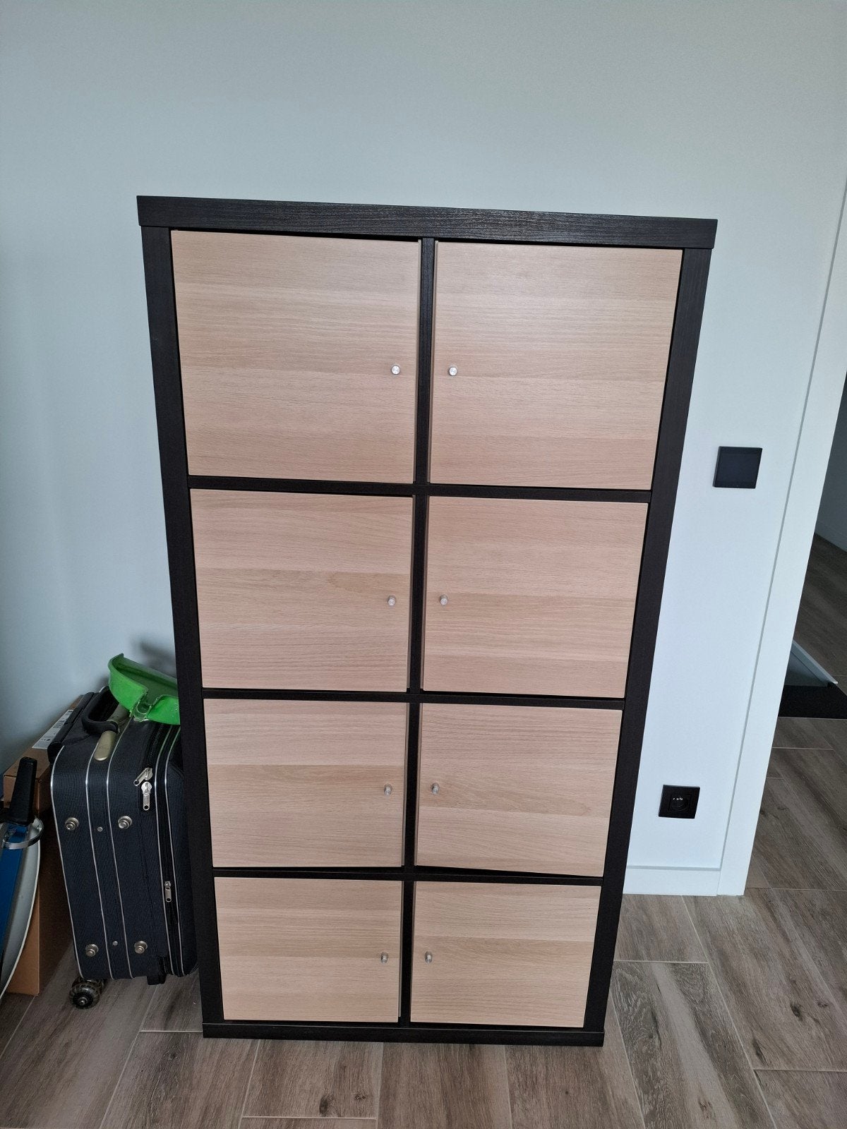 3 bibliothèques IKEA KALLAX noires (2x4 cases) à vendre, 25 à 50 cm, Avec porte(s), Comme neuf, Enlèvement
