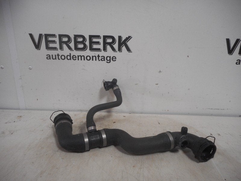 RADIATEUR DURITE SUPERIEUR BMW 3 serie Compact (E46 / 5), Utilisé, BMW, Petuelring 130
80809  München, DE, Bayerische Motoren Werke AG