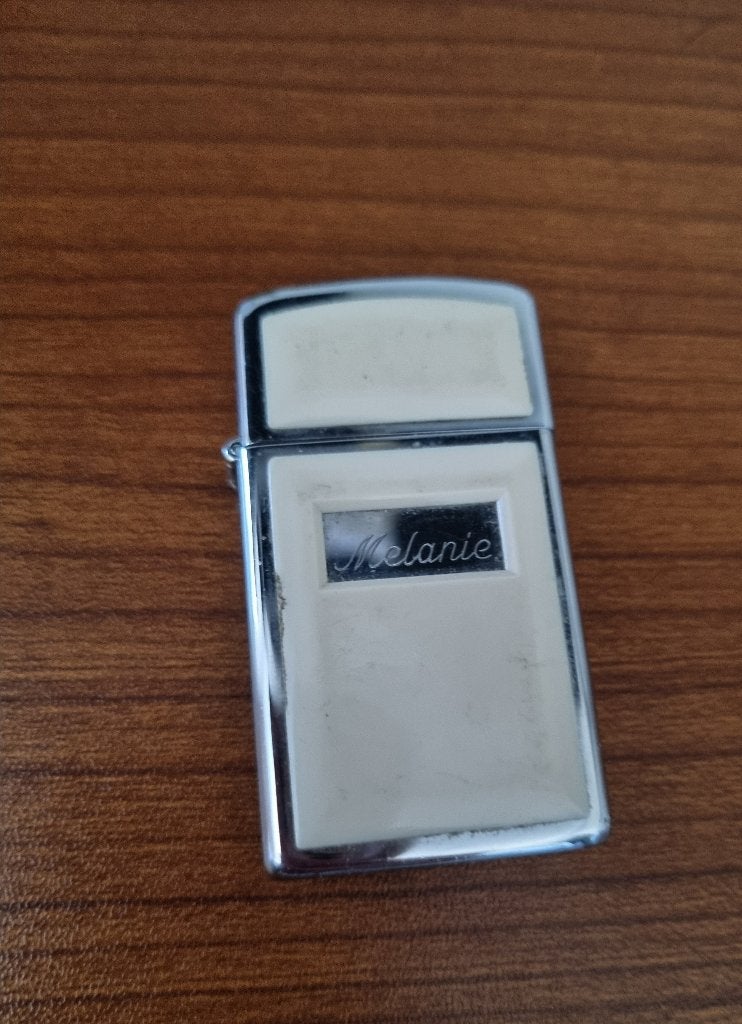 Briquet à essence blanc Zippo ULTRALITE Vintage, Collections, Enlèvement ou Envoi, Utilisé, Briquet