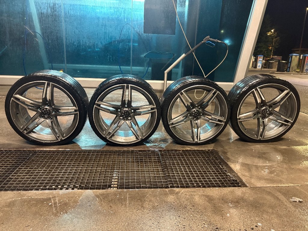 Bmw 1 serie 19 inch velg plus banden, Auto-onderdelen, Banden en Velgen, Gebruikt, Band(en), Zomerbanden, Ophalen