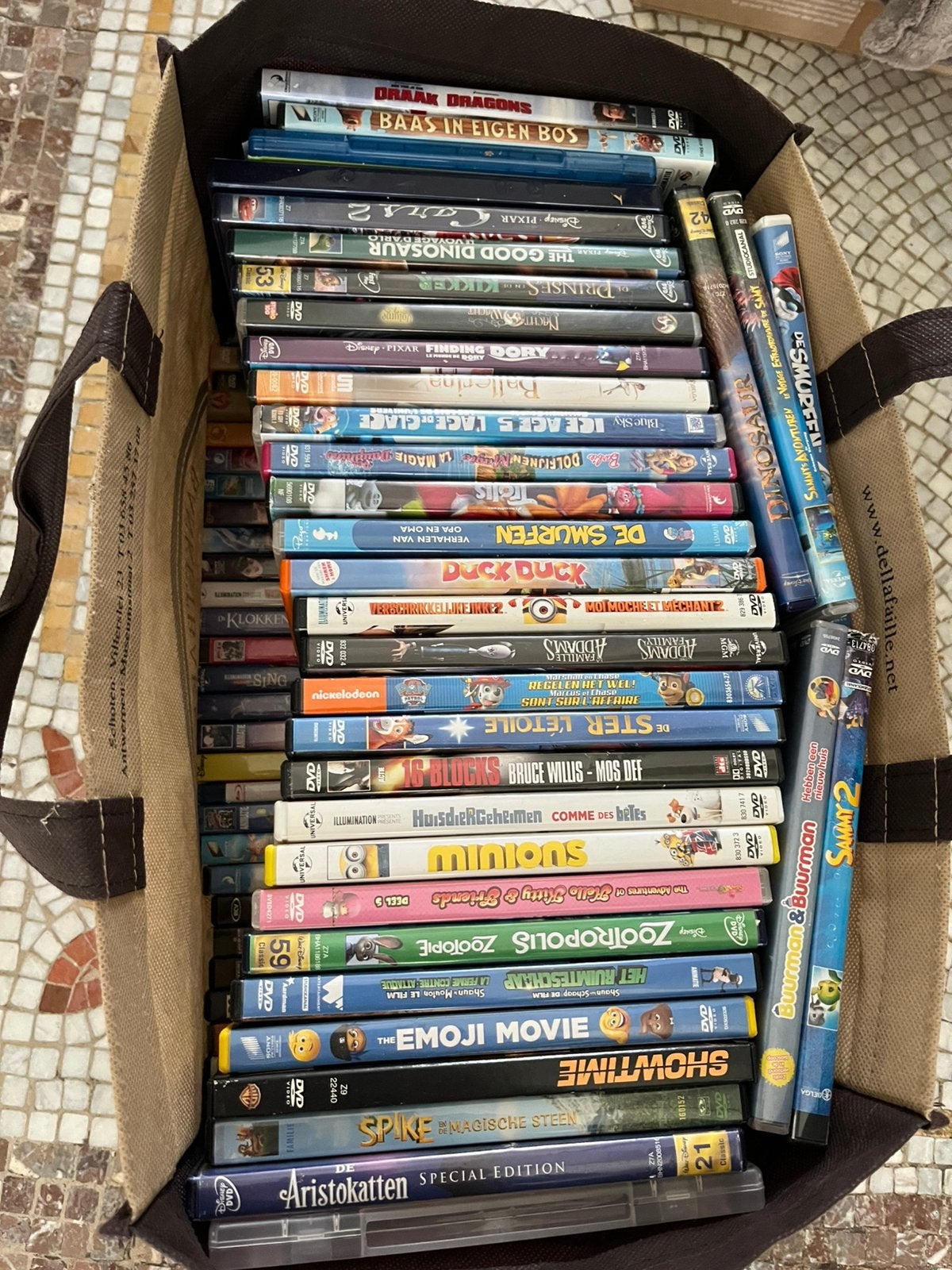 Volle zak met dvd s met kinderfilms., CD & DVD, DVD | Autres DVD, Enlèvement, Utilisé