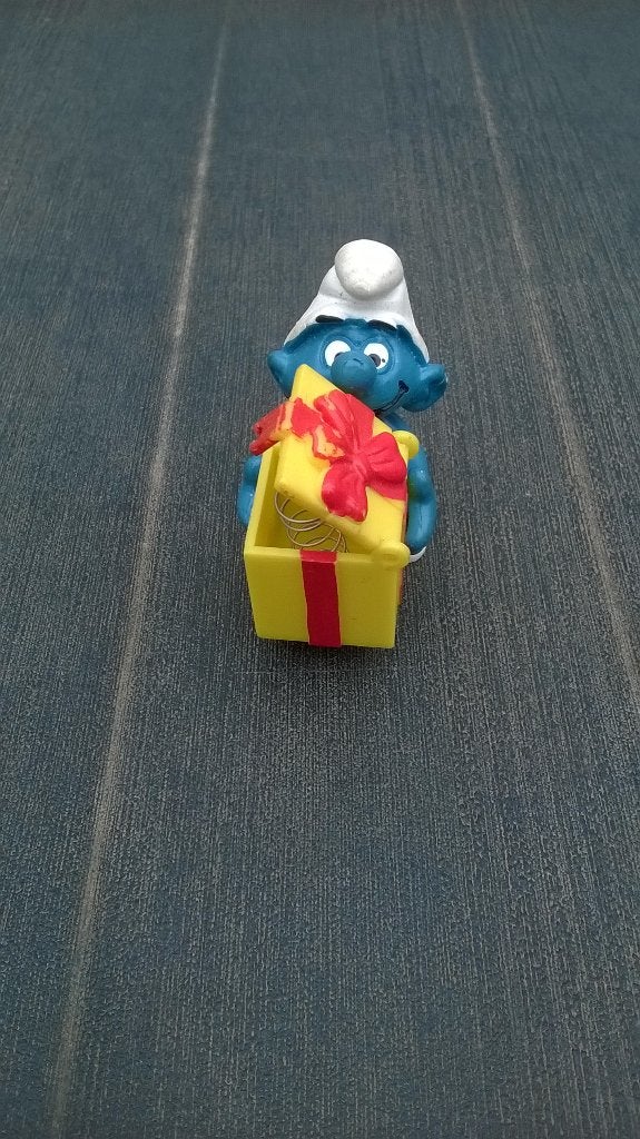 Superschtroumpf avec boîte surprise 4.0247, Enlèvement ou Envoi, Utilisé, Autres Schtroumpfs, Poupée, Figurine ou Peluche