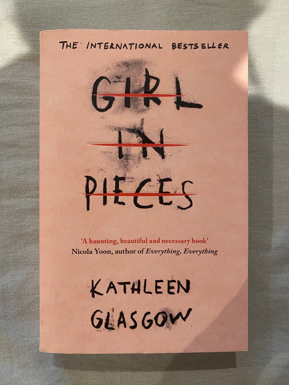 Girl in pieces, Enlèvement, Utilisé, Belgique