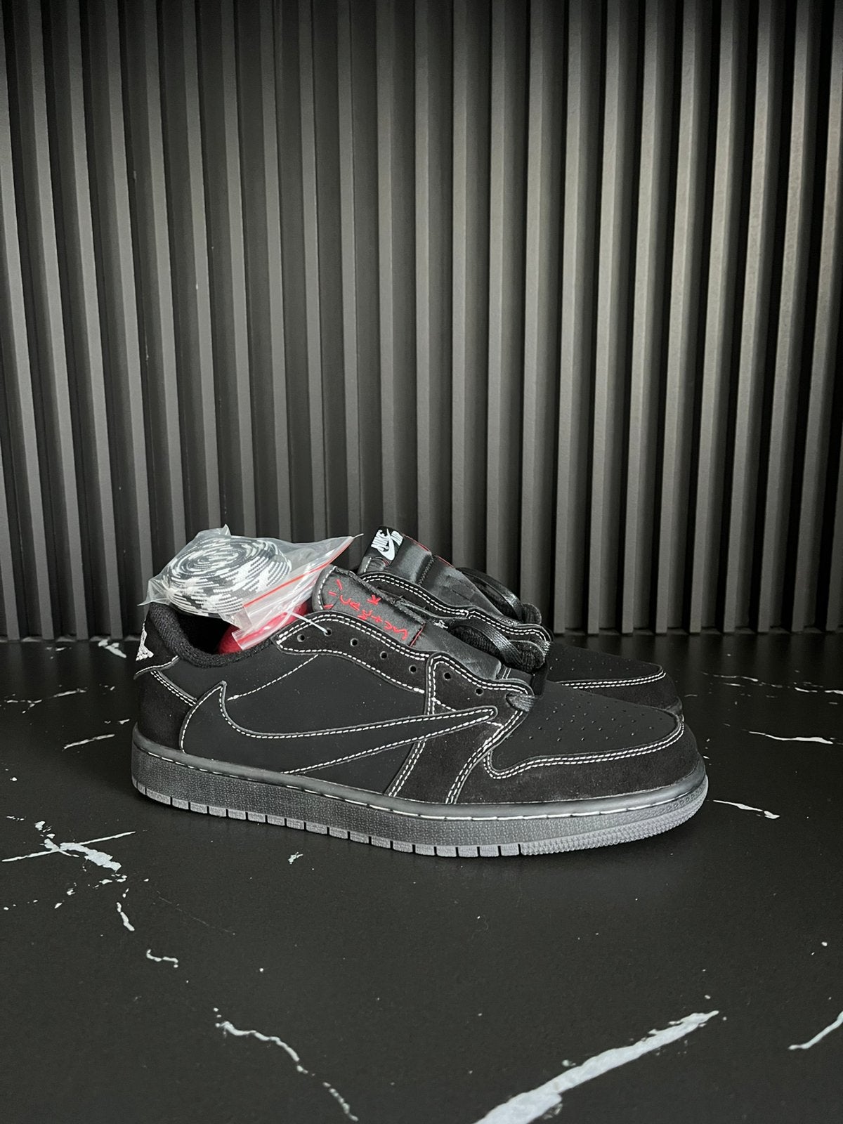 Travis Scott x Air Jordan 1 Low OG Black Phantom – Maat 43, Kleding | Heren, Zwart, Nieuw, Ophalen of Verzenden, Sneakers