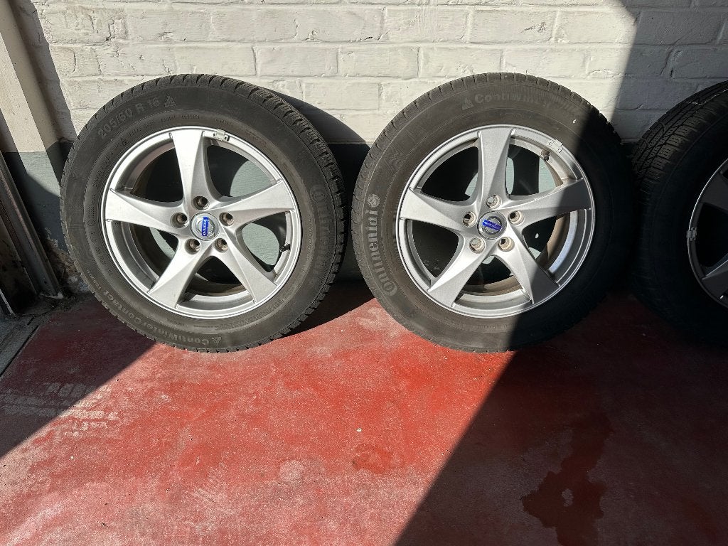 Volvo winterbanden 16 inch, Pneus hiver, 16 pouces, Véhicule de tourisme, 205 mm