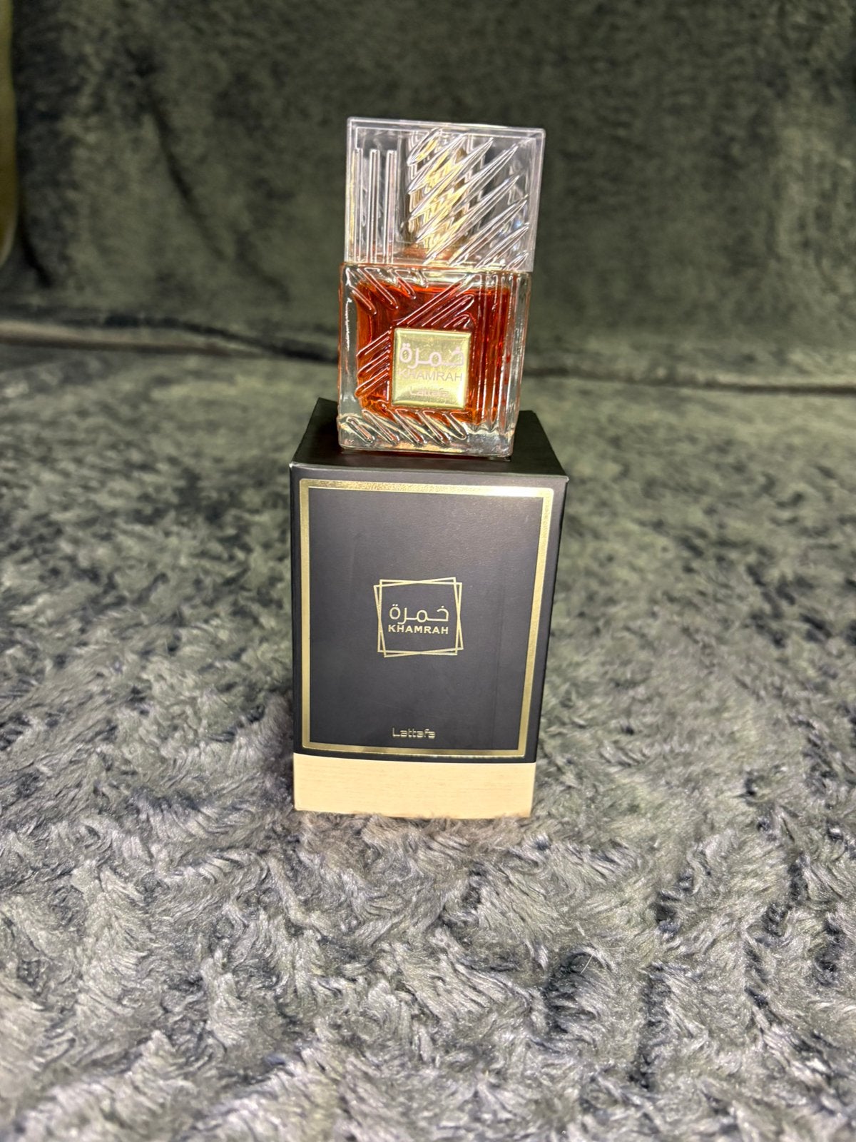 Lattafa Khamrah Eau de Parfum (50 ml) – Unisex, Handtassen en Accessoires, Uiterlijk | Parfum, Verzenden, Zo goed als nieuw