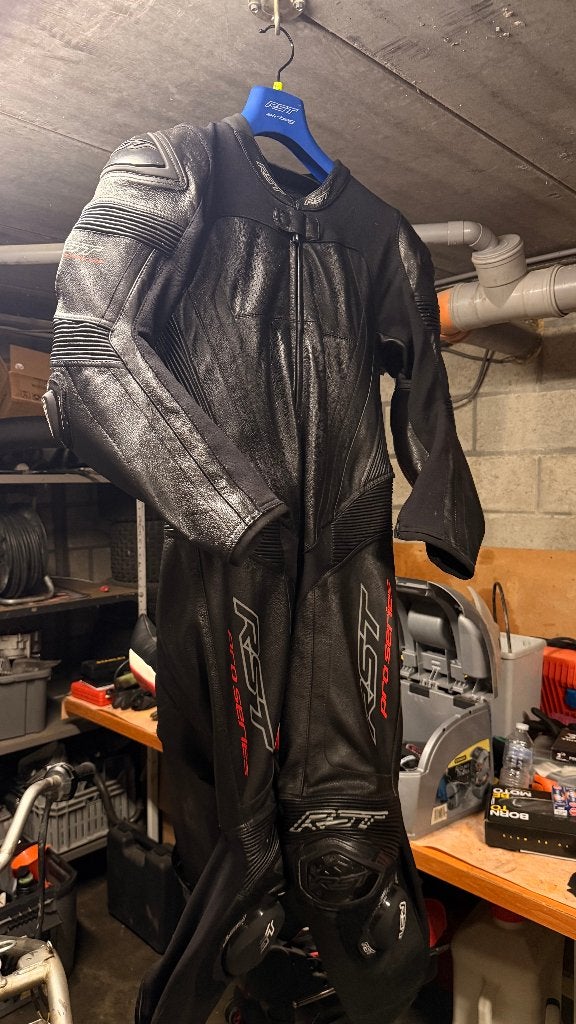 RST eendelig motorpak, Motoren, Kleding | Motorkleding, RST, Ophalen of Verzenden, Nieuw zonder kaartje, Heren