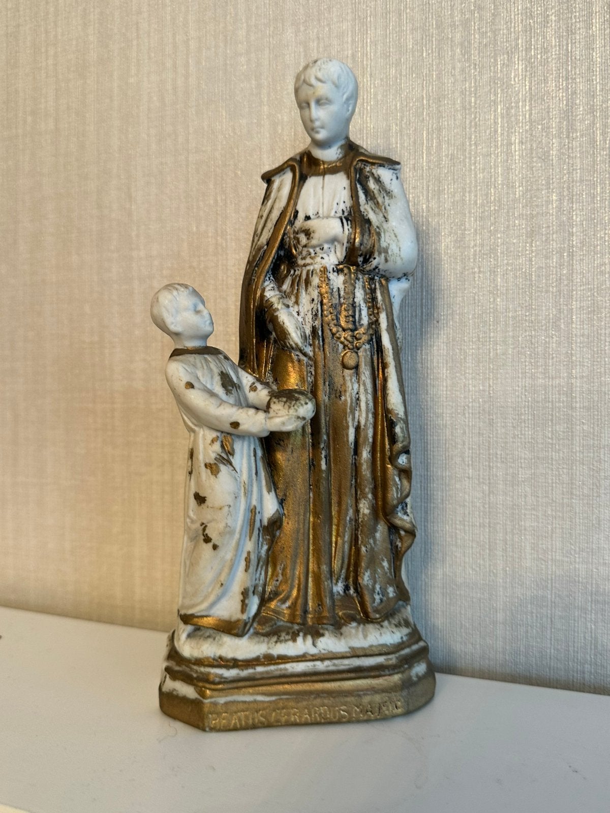 Statue sacrée, Enlèvement