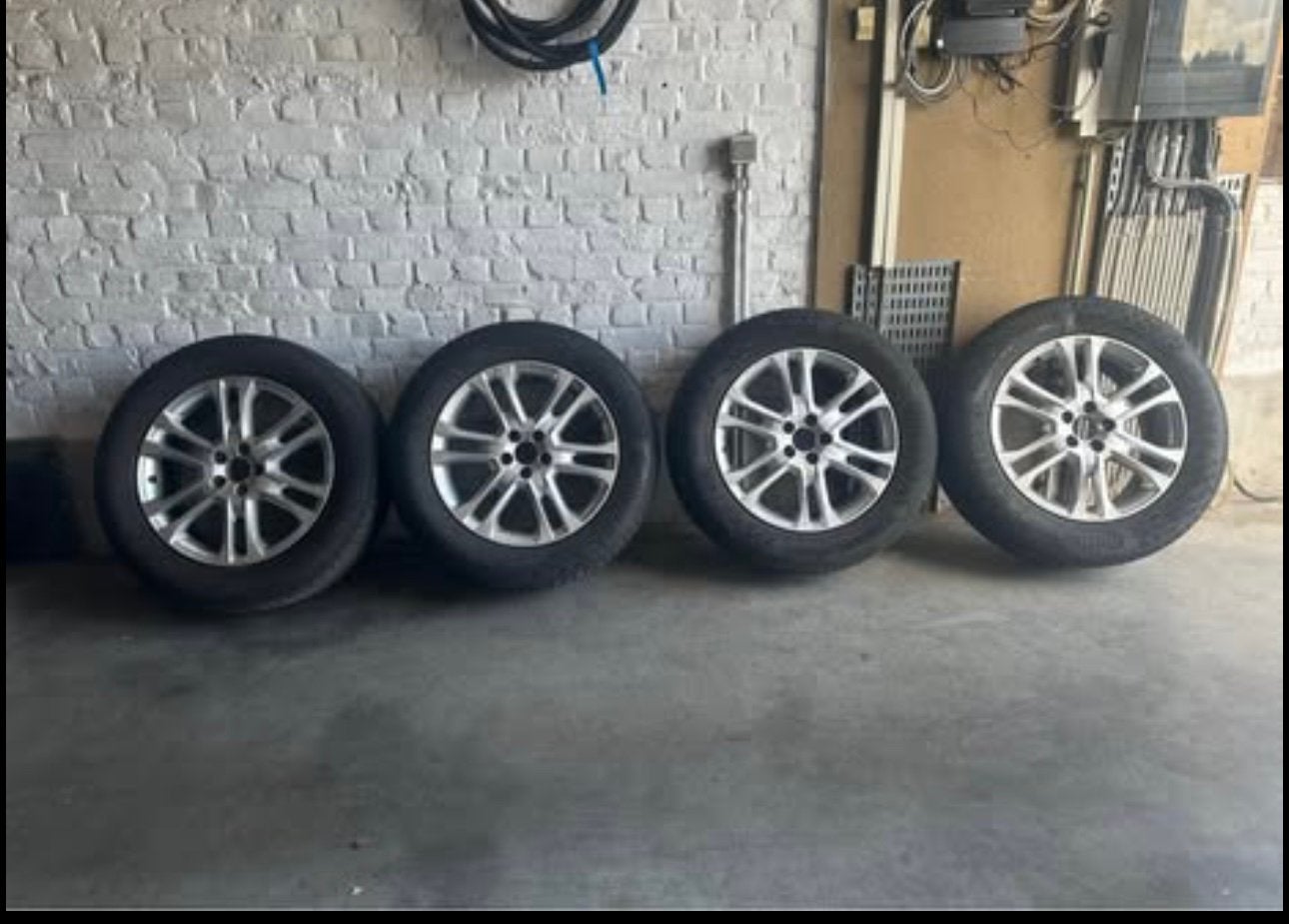 Orginele Volvo 18” silver bright velgen + continental banden, Auto-onderdelen, Ophalen, 18 inch, Band(en), Zomerbanden