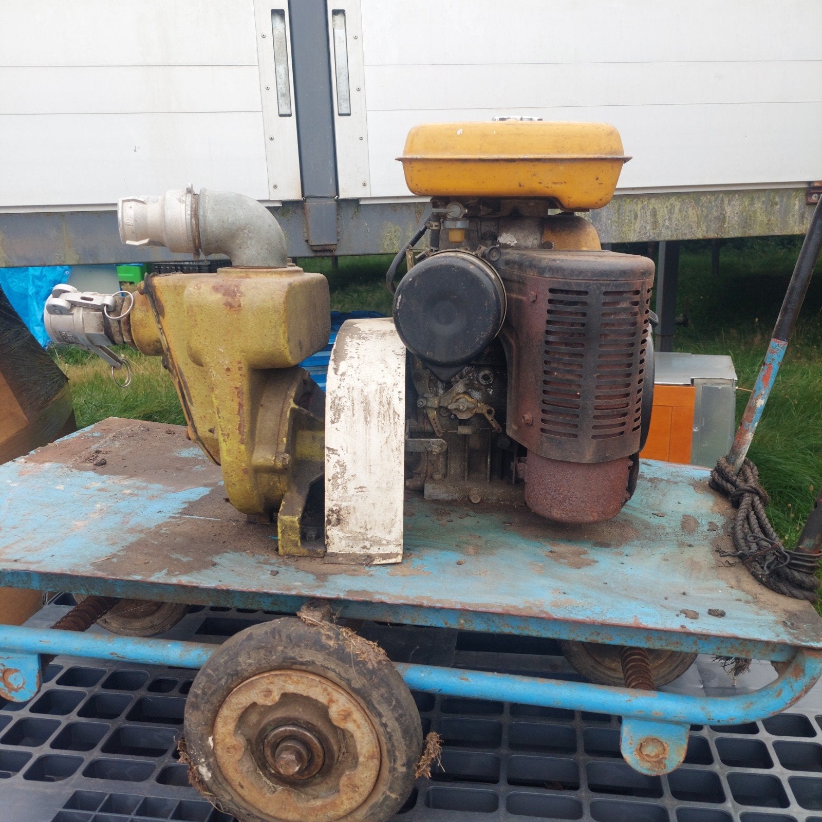 waterpomp met benzinemotor  merk robin, Doe-het-zelf en Bouw, Transportwagens, Ophalen