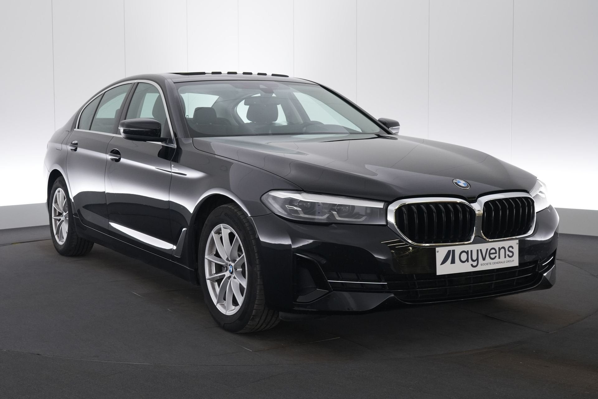 (2BQX135) BMW 5 SERIES BERLINE, Auto's, BMW, Achterwielaandrijving, Gebruikt, Euro 6, Zwart