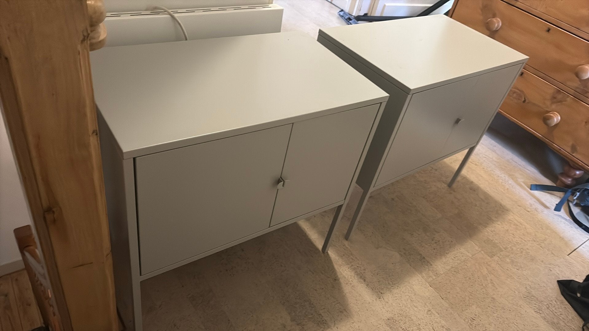 2 x ikea ijzer kastjes met poten, Huis en Inrichting, Kasten | Schoenenkasten, Ophalen, Zo goed als nieuw
