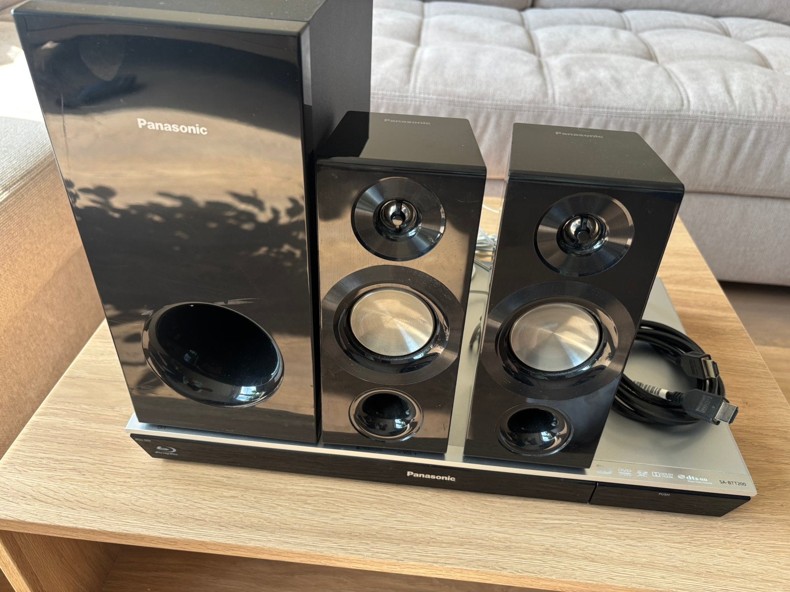 Panasonic SA-BTT200 / SC-BTT200 Complete Home Cinema Set, TV, Hi-fi & Vidéo, Ensembles home-cinéma, Utilisé, Lecteur Blu-ray, Système 2.1