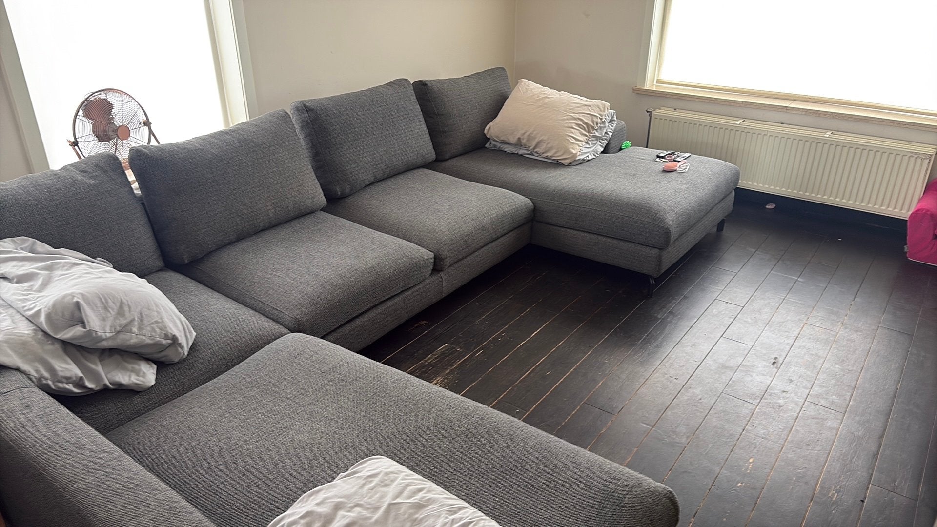Groot u hoeksalon van juntoo, Enlèvement, Comme neuf
