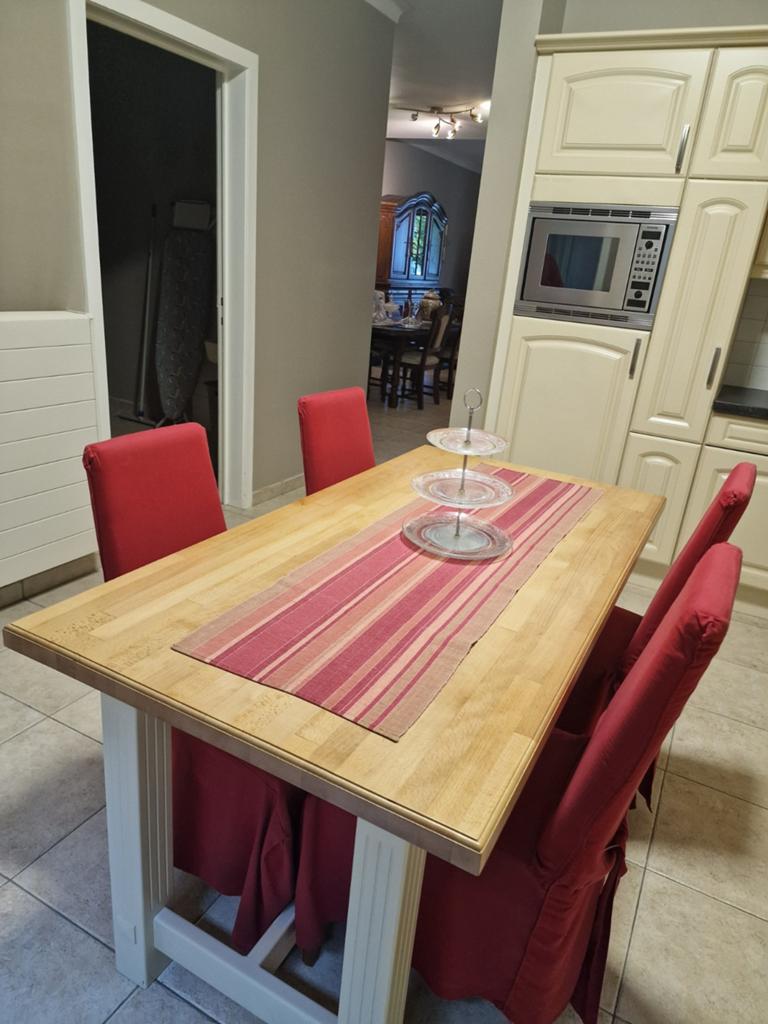 Keukentafel en 4 stoelen, Ophalen