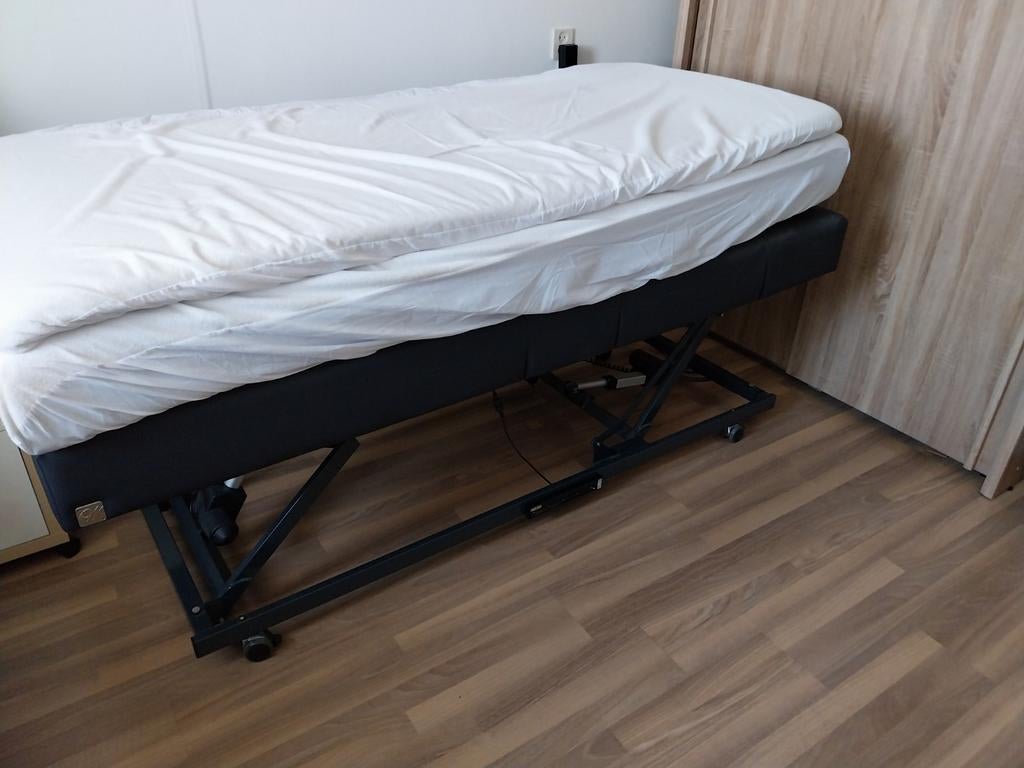 Boxspring  geheel verstelbaar en verijdbaar, Enlèvement